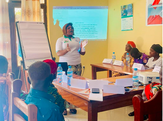 Fdapid2022's tweet photo. 31 Mai 2023 à Goma lors d'un atelier de leaders autochtones Pygmées membres de noyaux durs de PA verts sur le leadership dans la protection de l'environnement et la conservation des aires protégées. #FDAPID @ffcrdc @enable_rdc @UNC @sylvain_obedi @LusenaJ @BatundiV Coordon https://t.co/TzNNtWDLGH