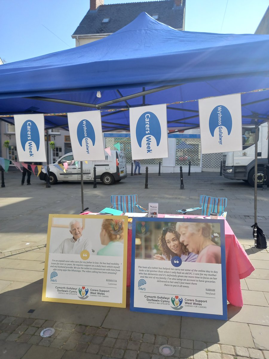 CCPembs's tweet photo. At Castle Square Haverfordwest today and talking to carers who need support to navigate services to help them with their caring role @carerssupportww #CarersWeek #carers https://t.co/7wPsKGUFTP