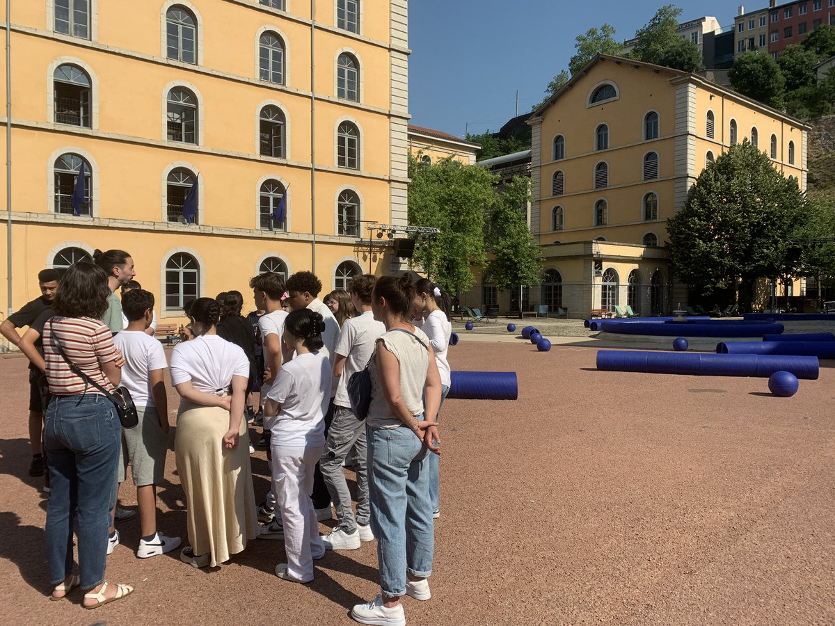 Dernières répétitions avec le metteur en scène Alban Lefranc et visite des Subs par les collégiens de la Métropole de <a href="/grandlyon/">Métropole de Lyon</a> avant la restitution de la #CCN enscene.laclasse.com