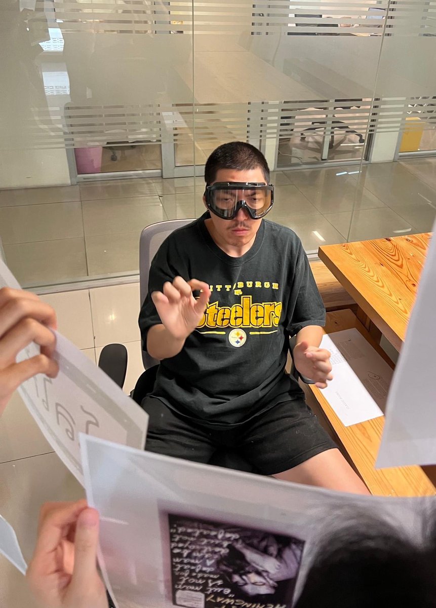 onsalmonlab's tweet image. ซ้อมแก้งานด้วย @Apple Vision Pro 
เปิดตัวเมื่อวาน วันนี้ได้มาใช้แล้ว

#SalmonLab #Apple #VisionPro