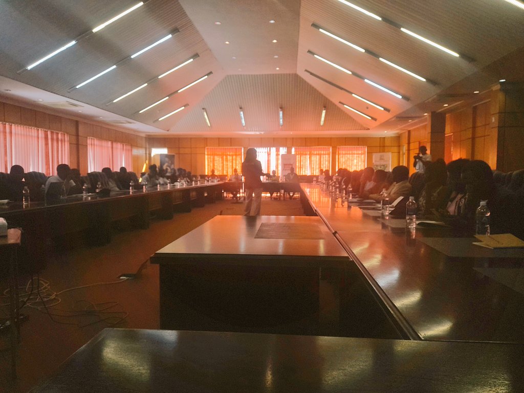 AfrotopiaZw's tweet photo. We are within 📍 MSU Main Campus in the Senate Room. Join our Money Talk🫰 today 😀  #FutureFirstZW is FREE &amp; powered by @FMHL__ 🔥. https://t.co/B1bT2mjq1Z