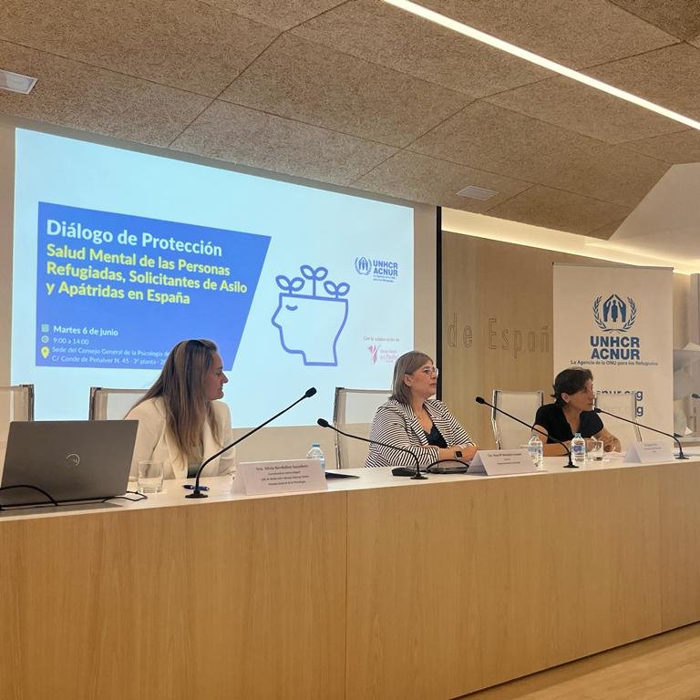 ACNUR organiza el Diálogo de protección sobre la #SaludMental en refugiad@s, solicitantes de #asilo y apátridas en España.

Un espacio de reflexión entre expert@s, incluidas personas que han sufrido desplazamiento forzado, para identificar desafíos y oportunidades en este ámbito.