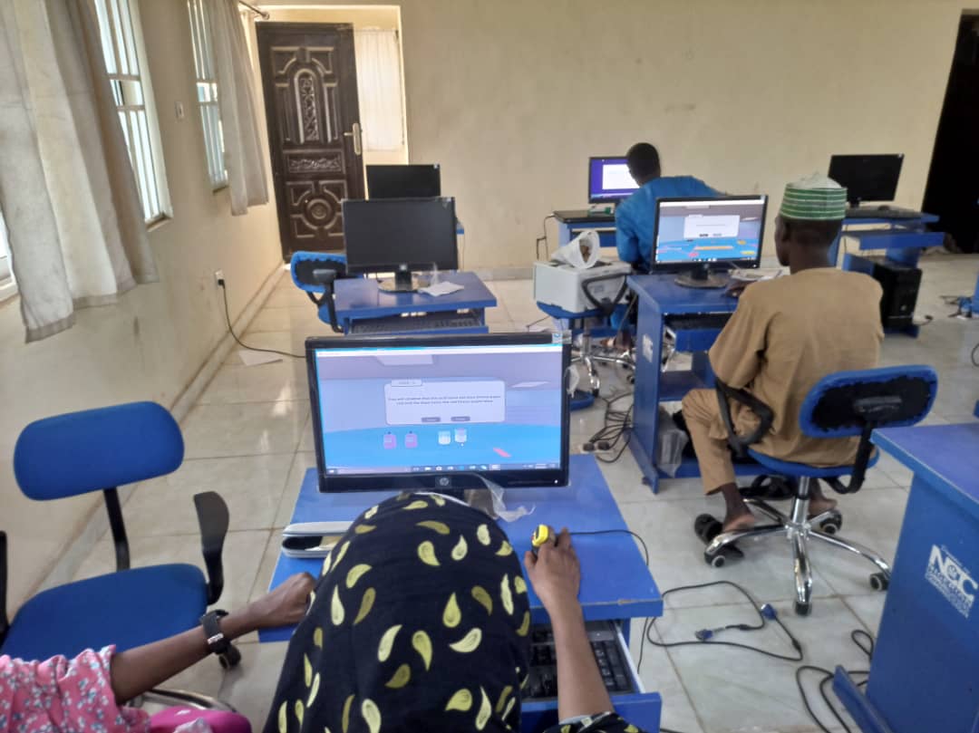 Teachers in Government Secondary School Bulukia, Kano,  have been trained on using Schoovir for their practical classes. Learning with ease !