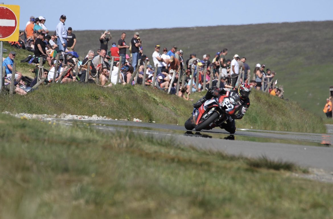 ✅ARE YOU READY⁉️
✅ESTAS PREPARADO⁉️

#iomtt #rt49🐗 #tollracingteam 
📸: Alan Teare ; TT2023🔜🏁