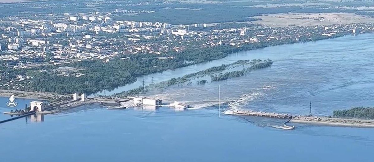 1. Russian occupation forces destroyed #Kachovka hydropower station plant dam on Dniepr river and  #Cherson region region is facing imminent flooding risk. #russia is a terrorist state using environment as a weapon. #Stopputin. #SupportUkraine! #StopWar -@SecBlinken @VP @rozathun