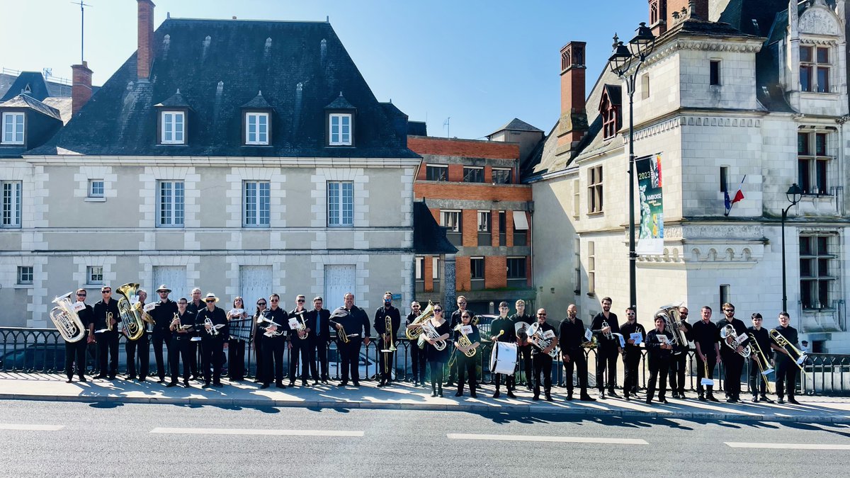 BBOccitania's tweet photo. Heureux d’être ici pour notre premier #OpenAmboise Festival de #BrassBand
1er prix en deuxième division avec 117/120 points. 
Prix du meilleur soliste attribué par le public au bugle: #PierreChassagnac
3ème prix du concours de marche. https://t.co/5QUO3J3uGI