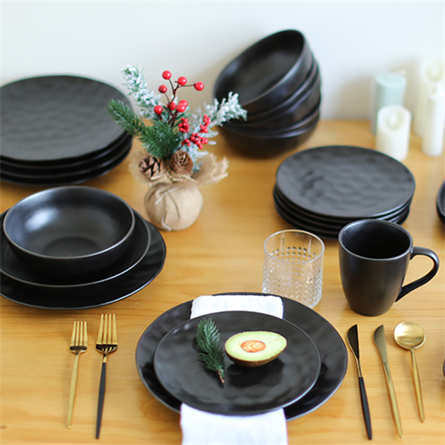 Premium Porcelain Fluted Dinner Set in Elegant Black - High-Quality, Chip-Resistant Dinnerware for Everyday Use and Special Occasions.#Steak #Pasta #Pizza #Home #Party #Restaurant #dinnerware #plate #tablesetting #dessertplate #dinnerplate