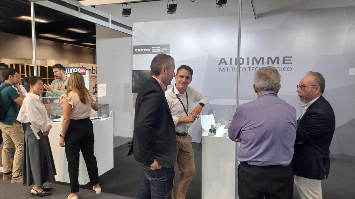 AIDIMME's tweet image. Nuestros expertos en #fabricación aditiva ya están atendiendo a las muchas personas que se están acercando a nuestro stand 3/A-08 en #ADDIT3D @BEC_Bilbao  
¡Ven a visitarnos y a conocer las nuevas tecnologías y proyectos que @AIDIMME te puede ofrecer! 
Estamos hasta el jueves⏰