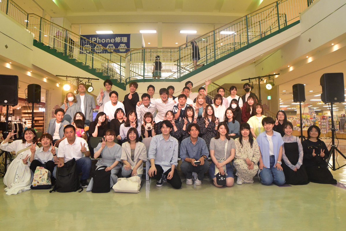 signsmilesign's tweet photo. Street Ringすんごいクタクタになったけど、バンド初の外向けだったし、みんなの曲聞けてほんと楽しかった🎵😆
最近結構ライブ観に行ってるけどやっぱり知り合いのアカペラは格別🎙️

テンポ安定してきた、走らなくなってきたって言ってもらえた。めっちゃ嬉しい😆

#StreetRing
#SingRing https://t.co/oqrbQhv7OK