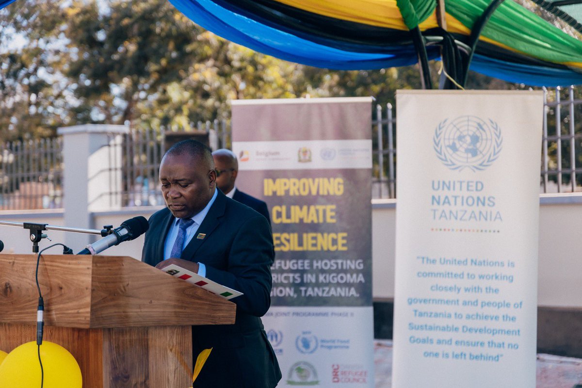 UNHCRTanzania's tweet photo. Happening Now
Ambassador of @BelgiumTanzania launches the #ClimateResilienceProject funded by Belgium under @UnitedNationsTZ Kigoma Joint Programme
The project is implemented UNHCR, @WFP_Tanzania in collaboration with @SIDOTanzania @DRC_ngo & Tanzania Forest Services (TFS) https://t.co/BelvmVqKFZ