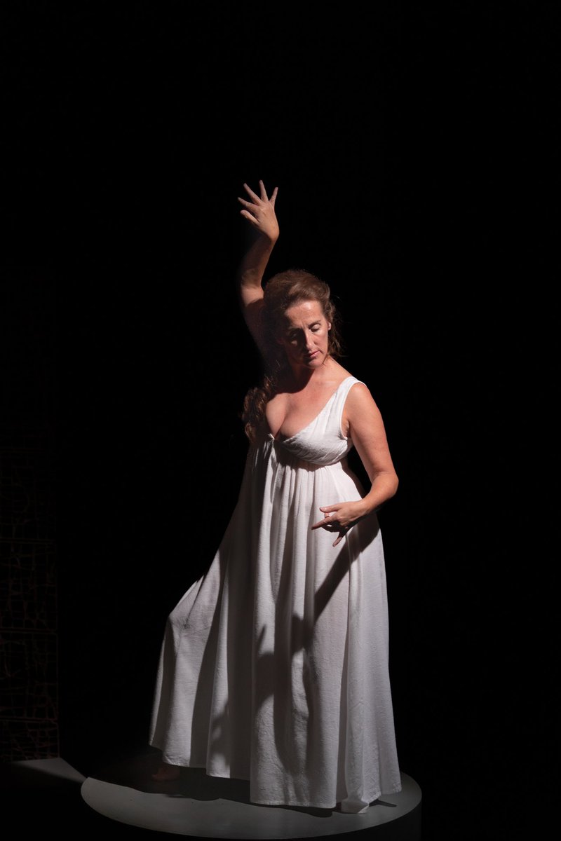 HawksWellSligo's tweet photo. Tomorrow @AedinMoloney daughter of Chieftains legend Paddy Moloney is bringing a new show on tour in her fathers honour
Yes! Reflections of Molly Bloom adapted from Ulysses is a daring theatrical journey into the mind &amp; heart of Joyce’s most sensual hero
>>https://t.co/oBzYtPkKjZ https://t.co/kCgWejaEVG