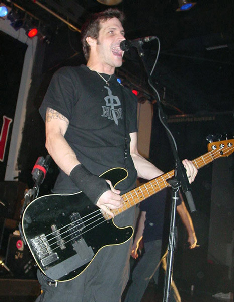 RockOthers's tweet photo. ALMANACCO ROCK by @FabioLisci 
#AlmanaccoRock #jaybentley #HappyBirthday @jay_bentley 
Buon compleanno a Jay Bentley che oggi compie 59 anni,  bassista e cofondatore dei Bad Religion, membro degli  Wasted Youth, T.S.O.L. e Circle Jerks https://t.co/4HfInFGzL0