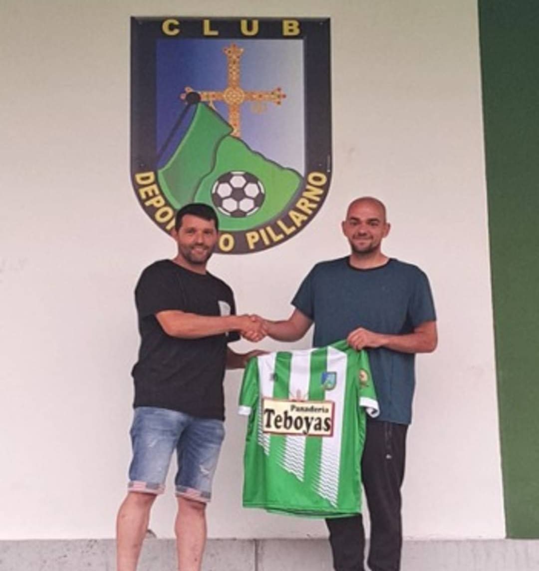 Fichaje✅
Entrenador 👨‍🏫: Javier Rodríguez

Entrenador joven, liderará el cuerpo técnico después de un periplo en el extranjero en varias academias de fútbol. Gran incorporación para ayudarnos a mejorar el club desde los cimientos hasta el terreno de juego.

#siemprepillarno