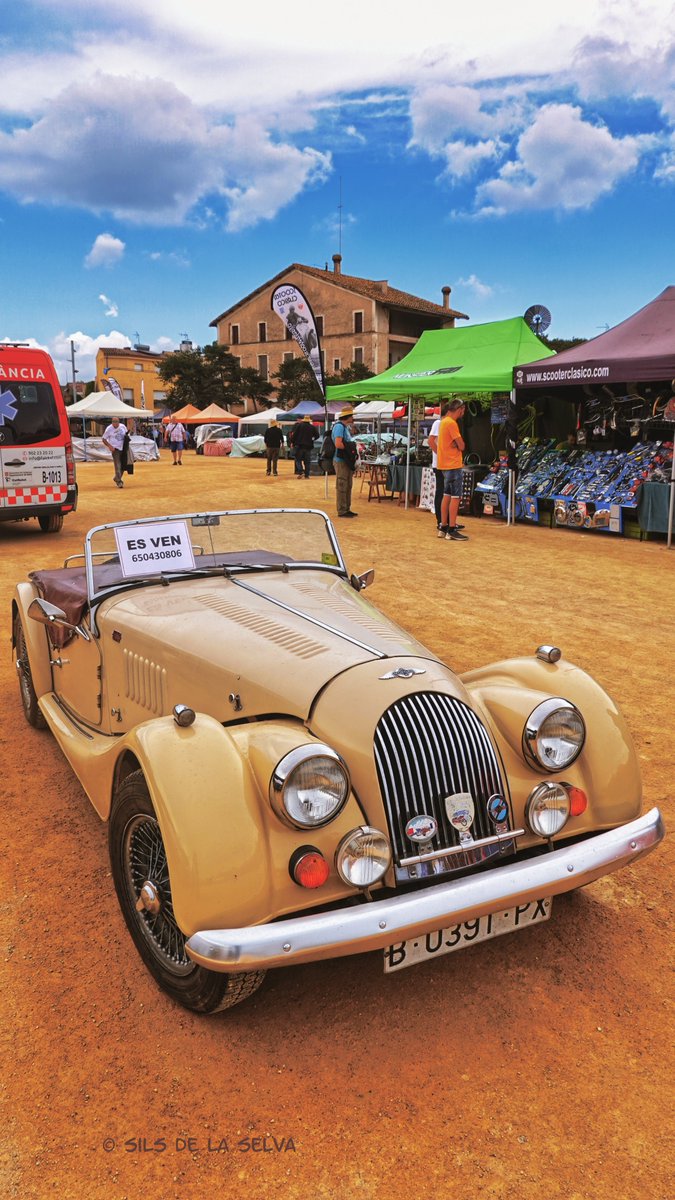 SilsdelaSelva's tweet photo. 📸🚗🛵 XLIV Llotja de l’Automòbil i la Moto Antiga a Sils. Organitza: Col·lecció d'Automòbils Salvador Claret. 📍 Sils, Catalunya
#morgan44 #casc #llotjadesils #llotjadesils2023 #LlotjadelAutomòbililaMotoAntigaaSils #SalvadorClaretiSargatal #SalvadorClaret https://t.co/kWbrbpfqkR