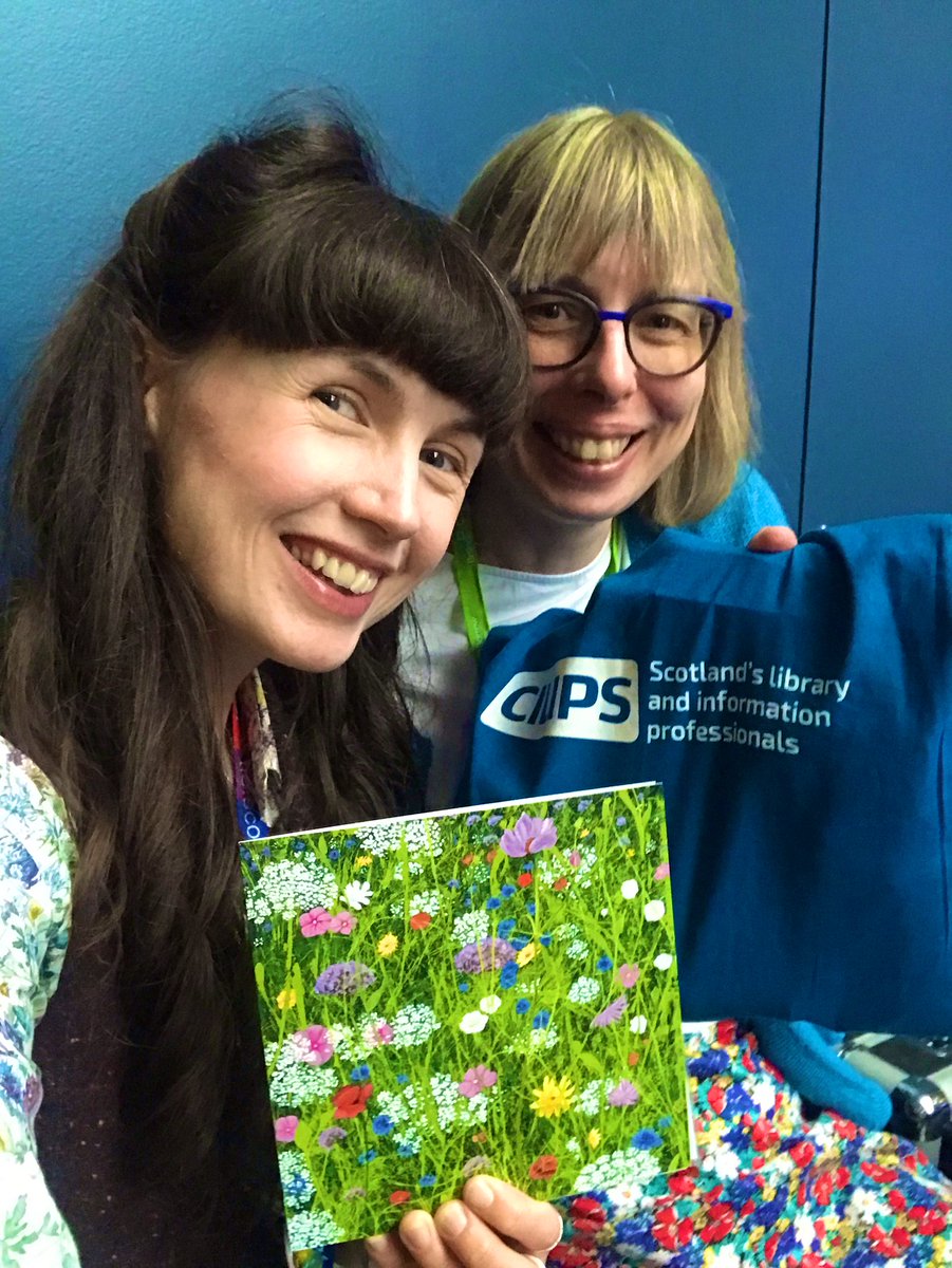 Thanks so much to the amazing @AlisonLeslie12 for surprising me with a #CILIPSGoGreen Chartership congratulations card! #CILIPS23 just keeps getting better… 💚