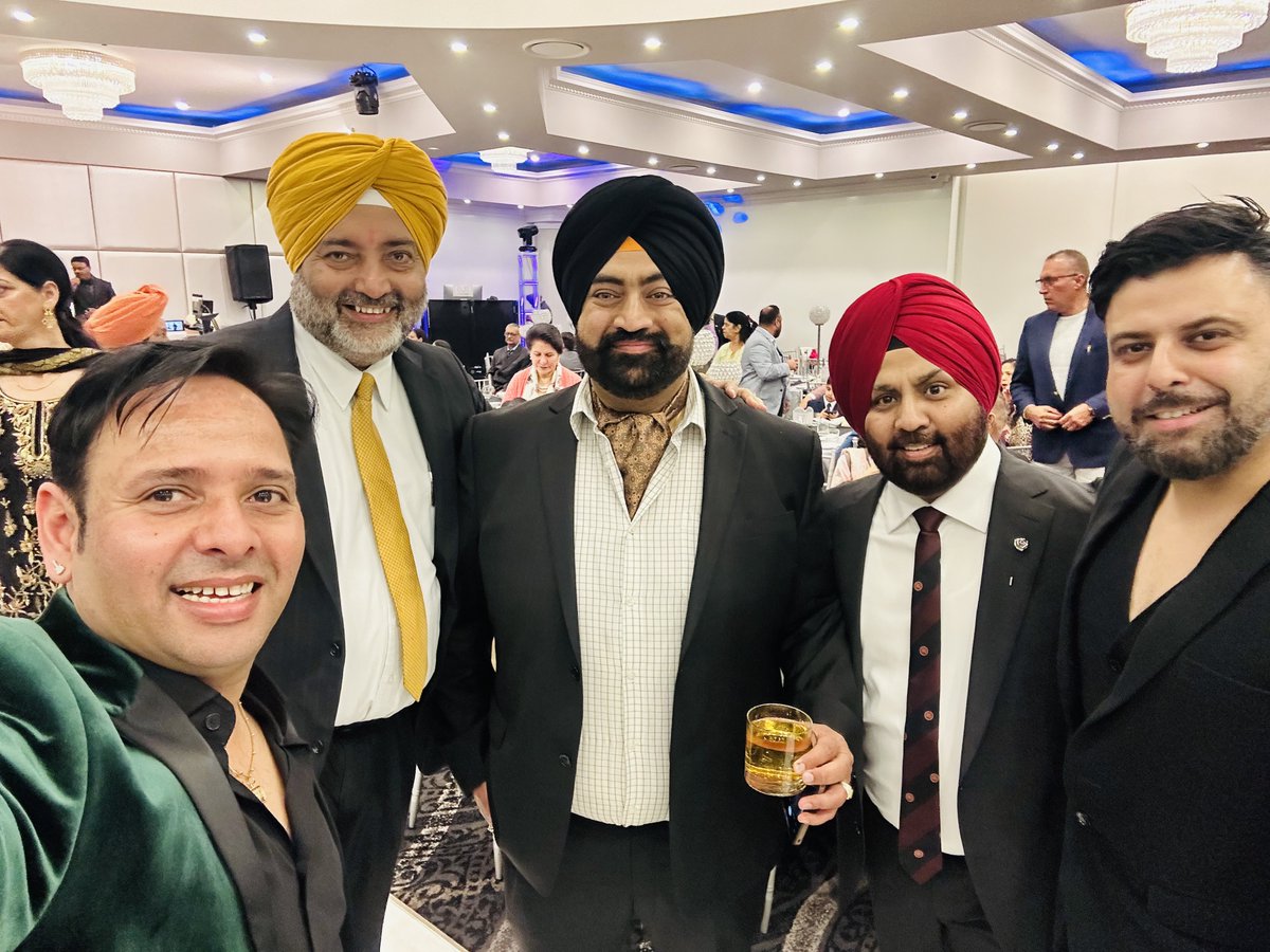 jugnu30's tweet photo. Happy Birthday Shivani Beta..May waheguru bless you with good health and prosperity in life..Congratulations to the proud parents Harpreet Singh Bhaji &amp; Kiran Bhabi Ji❤️ https://t.co/01s8CYhruH