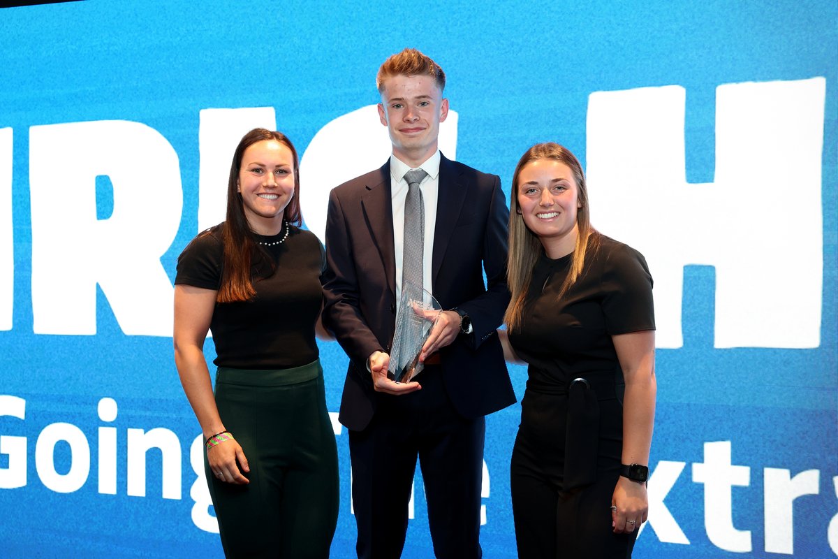 DerbyshireFA's tweet photo. It was a great night for Derbyshire at last night's Referee Recognition Awards held at Wembley Stadium.

The winner of the 𝙂𝙤𝙞𝙣𝙜 𝙩𝙝𝙚 𝙀𝙭𝙩𝙧𝙖 𝙈𝙞𝙡𝙚 Award... Chris Hodson! 👏

Highly commended in the 𝙉𝙚𝙬𝙘𝙤𝙢𝙚𝙧 𝙤𝙛 𝙩𝙝𝙚 𝙔𝙚𝙖𝙧 Award... Harry Galt! 👏 https://t.co/oBJkEin2o2