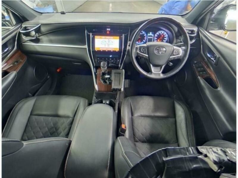 autofy's tweet photo. 2016 Toyota Harrier Premium Aero Package.
Landing soon @ ksh 3.7m
2000cc, Automatic, 59k kms, Leather Seats with Memory, Powered Boot, Keyless Entry, JBL Premium sound, Front & Rear Air con, Cruise Control, Alloy Rims.
#autofy #spaceyamagari #carguyke #petrolheadke https://t.co/1rLHlNhV60