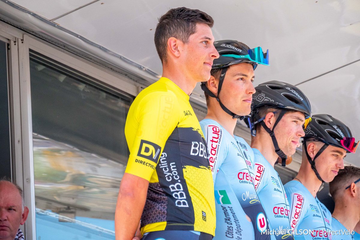 directvelo's tweet photo. Florian Dauphin a reçu son maillot de leader du Challenge BBB Cycling au départ du Championnat de Bretagne !
@BBBcycling @BBBFrance #chefdefile https://t.co/WrtftXbd8q
