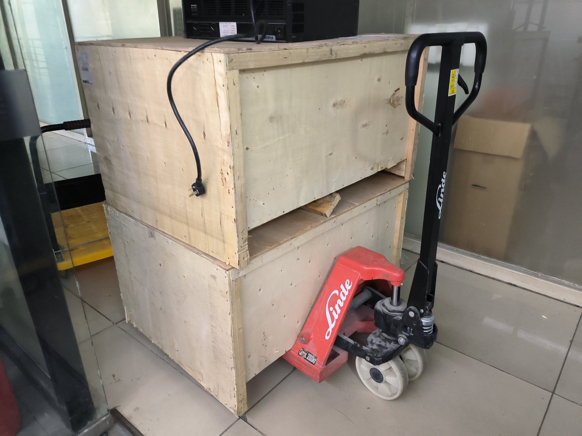 Wuxiaozu_CHINA's tweet image. Six BARCO DP2K 10s shipped in 2016。 Welcome to consult and understand.#BARCOProjector #ChristieProjector #NECprojector #projector