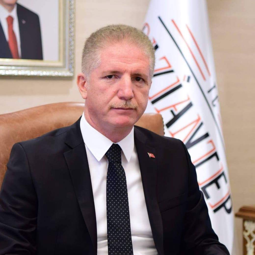 KIYMETLİ BÜYÜĞÜMÜZ HEMŞERİMİZ AKRABAMIZ <a href="/gul_davut/">Davut GÜL</a> İSTANBUL VALİSİ OLARAK ATANMIŞ CENAB-I ALLAH YAR VE YARDIMCISI OLSUN.