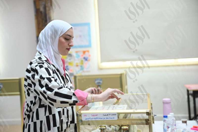 AlraiMediaGroup's tweet photo. مشاركة نسائية في مدرسة سعد بن عبادة #العديلية 

#أمة_2023

#الكويت_تنتخب

https://t.co/mXjRaLYBxR https://t.co/AGfF636QSY