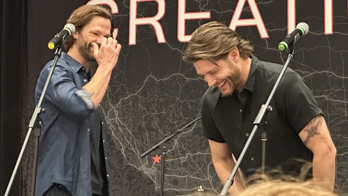 Good Morning! 😍😍
'My laughter is so happy with you my best friend is my love.'
Happy #J2sday