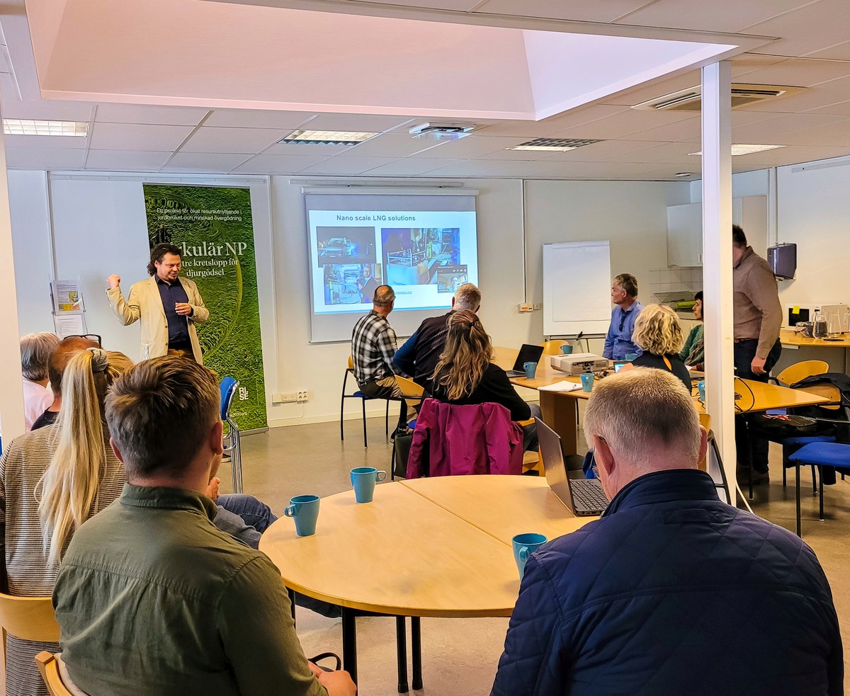 Mobile LNG-filling station is a huge part of the Liquid Energy project. During study visit in Kalmar, Sweden, that device has been demonstrated. ✨

Decentralised solution for end-users is a foreseen complementary possibility as a contribution to the energy transformation. 👀