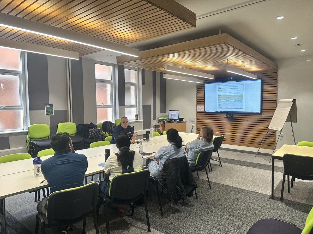 Acute_Care_Team's tweet photo. A great first session for our newly launched ‘Acute Care Link Practitioner Forum’ at TGH🙌🏻 we’ve had some great feedback! More dates available on kallidus over the next few weeks 📢 @MFT_CSS @StaffWtwa @WTWAeducation https://t.co/1X6pwScKbj