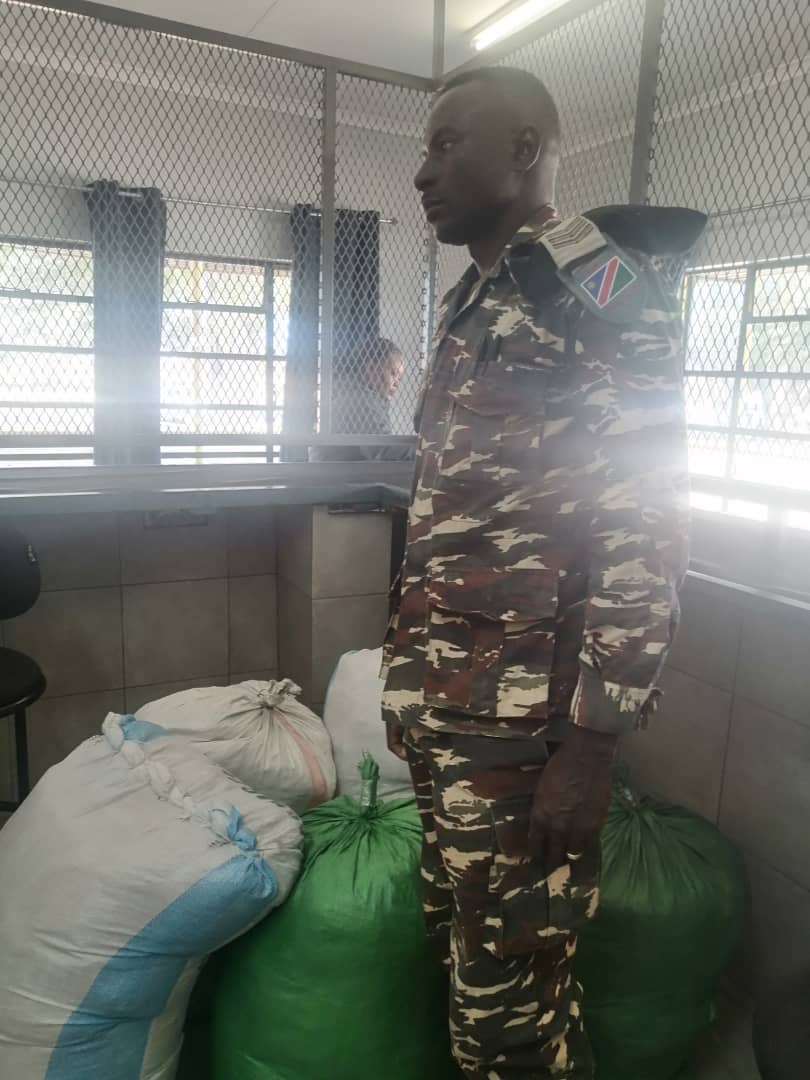 namibiansun's tweet photo. POLICE ARREST SOLDIERS: Three Namibian Defence Force (NDF) members were arrested at Oshivelo checkpoint on Sunday afternoon after they were allegedly found in possession of illegal 279 packets of whiskey and 1000 boxes of cigarettes valued at N$47 900. https://t.co/GPuBszWTrL