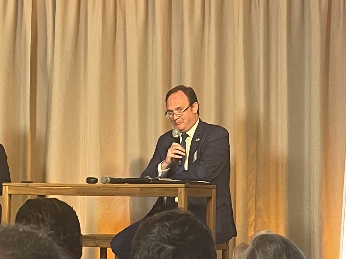 Réponse de l’américain David Leishman, Conseiller agri de l’ambassade des USA en France : « Nous ne pouvons changer le contexte actuel, nous ne pouvons que nous adapter. Et pour cela il faut écouter l’agriculteur »
AG <a href="/syfab_bvp/">SYFAB</a> <a href="/fncorpsgras/">Fncg</a> @fedalim