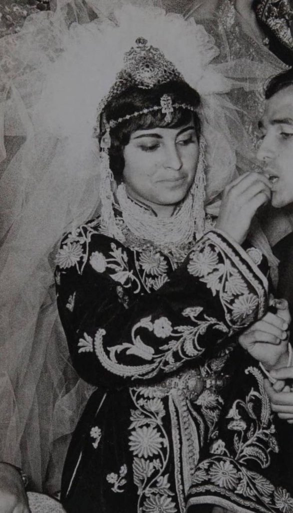 Moroccan Caftan ntaa (Now & Then) 🇲🇦👑
#القفطان_المغربي
#الصحراء_الشرقية_المغربية