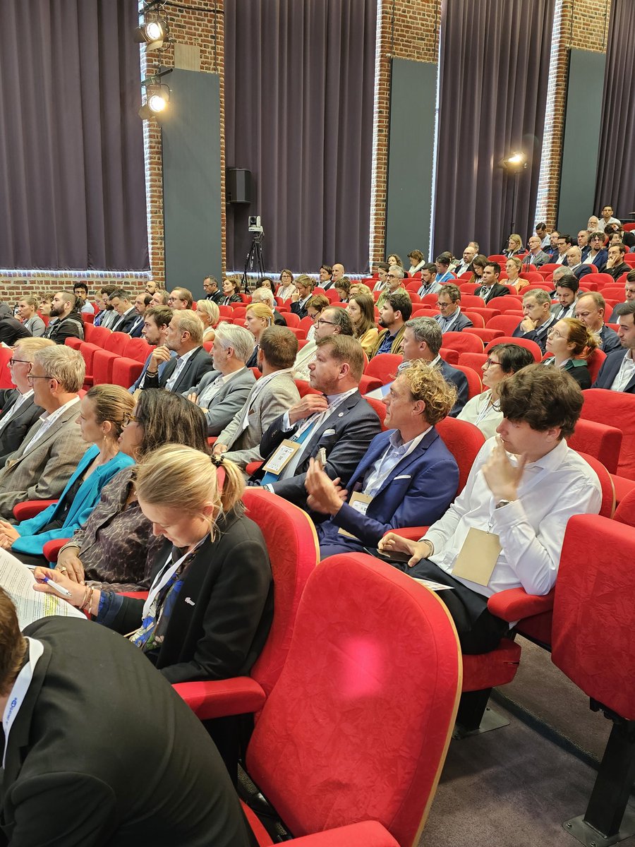 CCI_hdf's tweet photo. 🌎🔌Aujourd'hui 2e rencontre nationale #jedecarbone à @euratechnologie, un event @rev3 avec #NSE @ademe @allice #cea et de l'ensemble des partenaires et entreprises. Ensemble, nous travaillons pour accélérer la #transitionenergetique de la région 

@hautsdefrance @PhHourdain https://t.co/Q9Ieb9f5gv