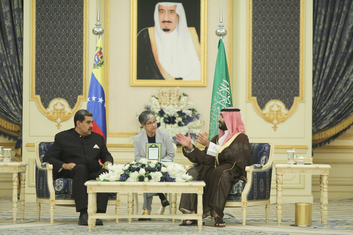 #6Jun| 🇻🇪 📢 ¡ETIQUETA DEL DÍA! ▶️ 

#NuevaGeometríaPluripolar 

¡Un mundo nuevo renace!