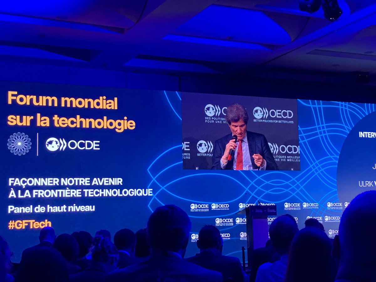 Tänään OECD:n teknologiafoorumissa. Suomea edustaa ministeri <a href="/TimoHarakka/">Timo Harakka 🏳️‍🌈🇫🇮🇺🇦 💚 Äänekosken Huima</a>.