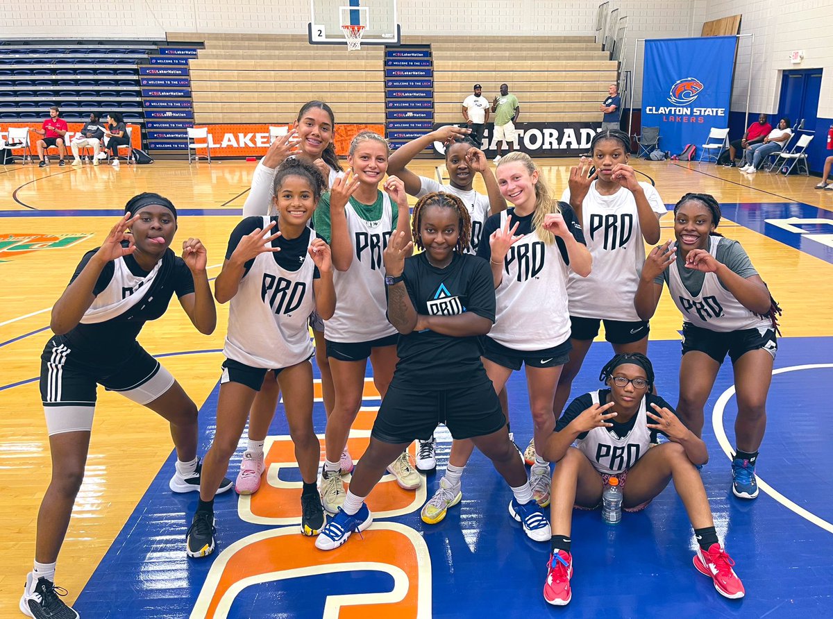 My girl <a href="/KatelynRae2022/">Katelyn Dunning</a> was amazing at our #SummerMadness showcase this past Sunday.

Prospects and parents gravitated towards her experience, knowledge really appreciated everything she had to give to the girls.

Keep working Katelyn! We are proud!

#Elevate
#AgainstAllOdds
