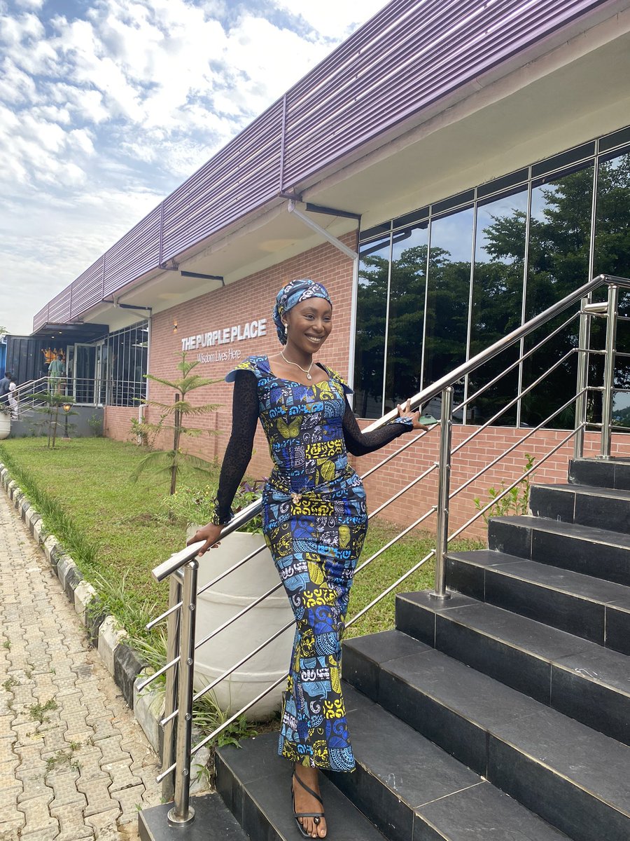 toinetteblac's tweet photo. Still your Fav Tailor #Abujatailor #Tailorgirl #Ankara #Skill https://t.co/UIKWj7uyxi