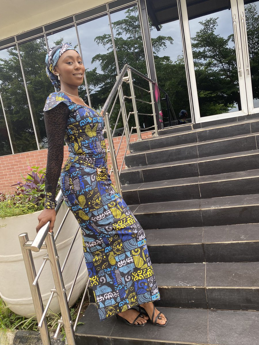 toinetteblac's tweet photo. Still your Fav Tailor #Abujatailor #Tailorgirl #Ankara #Skill https://t.co/UIKWj7uyxi