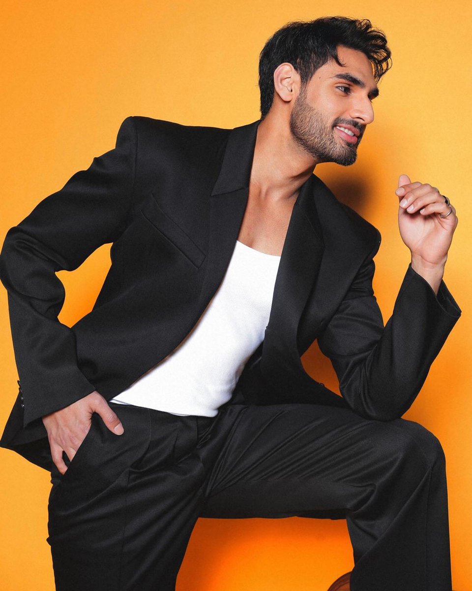 ahanshetty96's tweet photo. @ahanshetty96 🖤 
Yesterday for @gqindia  in @muglerofficial @hm 
Styled by @rahulvijay1988 
Assisted by me 
📸 @popmercy https://t.co/9WmESrtIsn