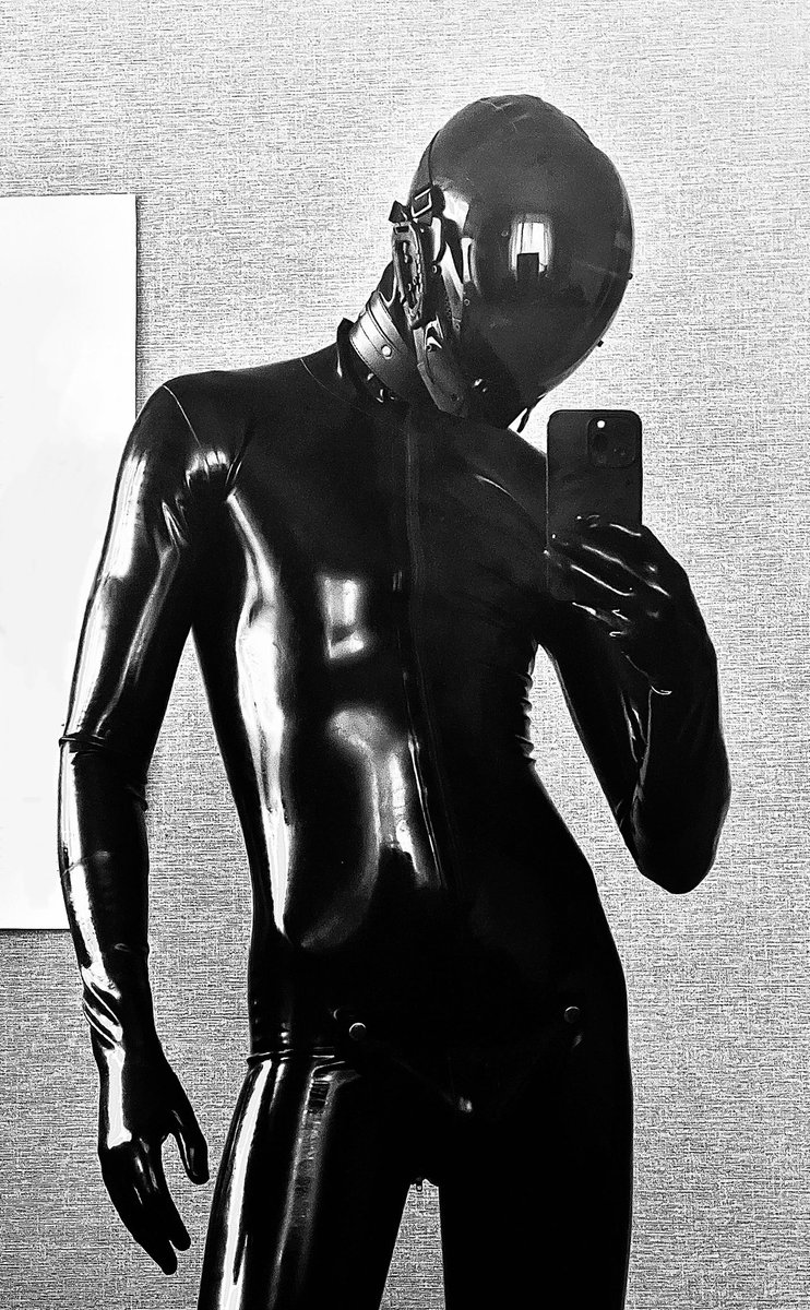 DRONIFICATION COMPLETED. OBJECT IS WAITING FOR YOUR ORDERS.

#rubber #rubbergay #drone #rubberdrone #sexbot #gayrubber #fullrubber #gasmask #rubbergloves  #latex #gaylatex #rubberfetish #rubbergear #rubberman