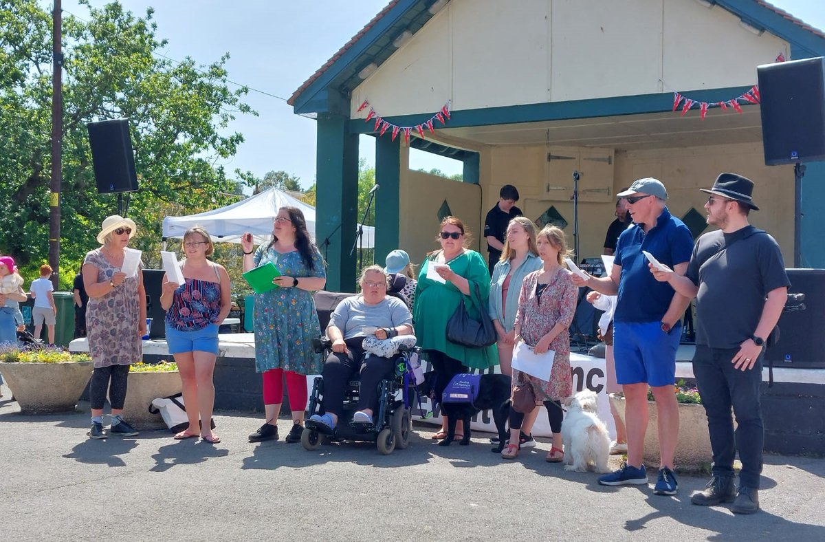SongwritingProj's tweet photo. Big thanks to everyone who joined our pop-up choir at Turn the Tide Festival just over a week ago. We achieved the brilliant feat of learning a new three part song in less than 45 minutes before performing it in front of a big crowd and it was a pleasure to sing with you all!💚 https://t.co/OBAiVu12Q8