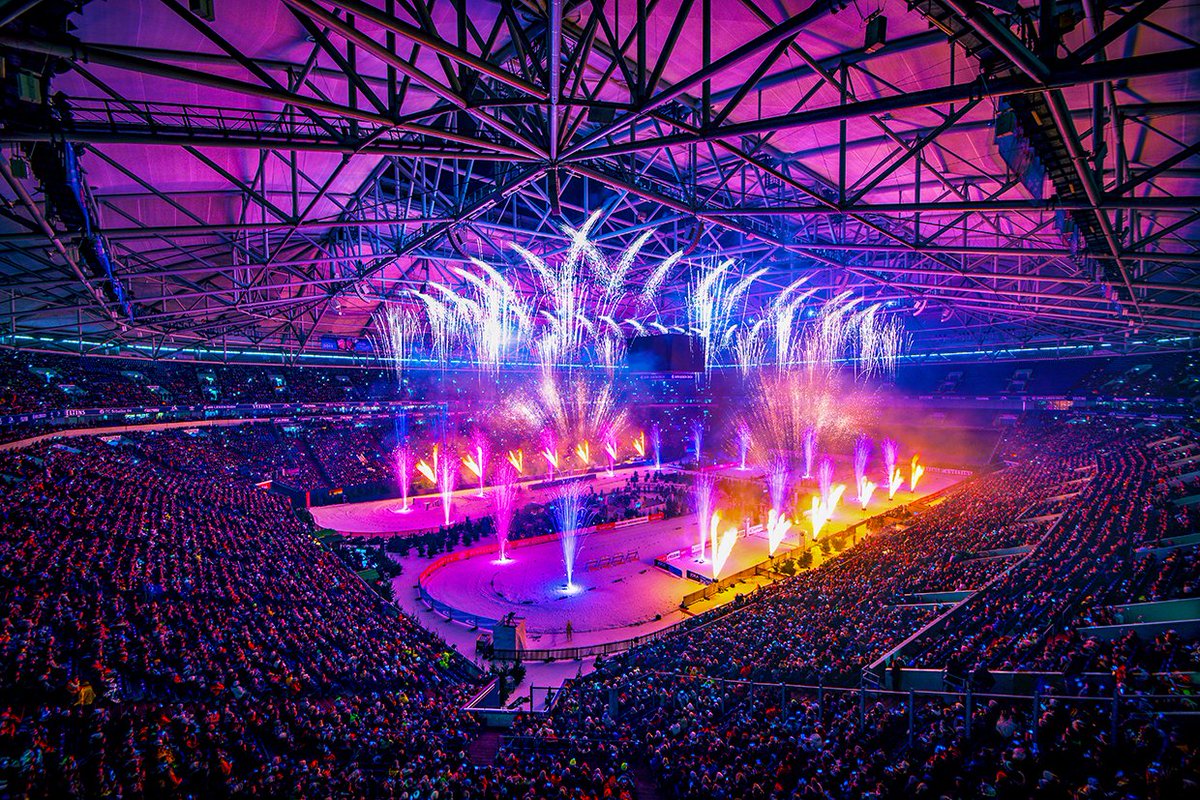 Biathlon auf Schalke tweet media