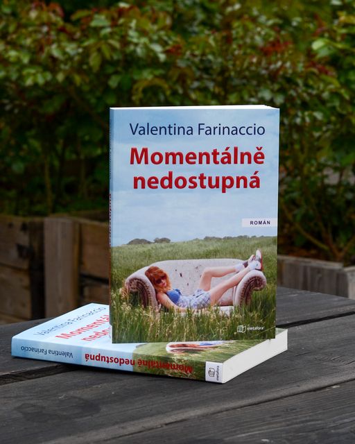 Může člověk najít štěstí a sebe sama na sociálních sítích? 😊 I o tom se dočtete v novince  <a href="/ValeFarinaccio/">Valentina Farinaccio</a> Momentálně nedostupná. Moderní román o současných problémech s láskou, jídlem a světem sociálních sítí. 👉 grada.cz/momentalne-ned…
