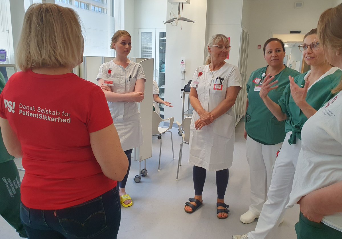 patientsikker's tweet image. .@kristensenps besøger @Rigshospitalet, der sammen med 6 andre hospitaler spørger operationspatienter: Hvad er #vigtigtfordig? Besvarelserne samles i en database som pilotprojekt, og håbet er at få alle operationsafdelinger med i 2024. #patientsikkerhed #dkforsk