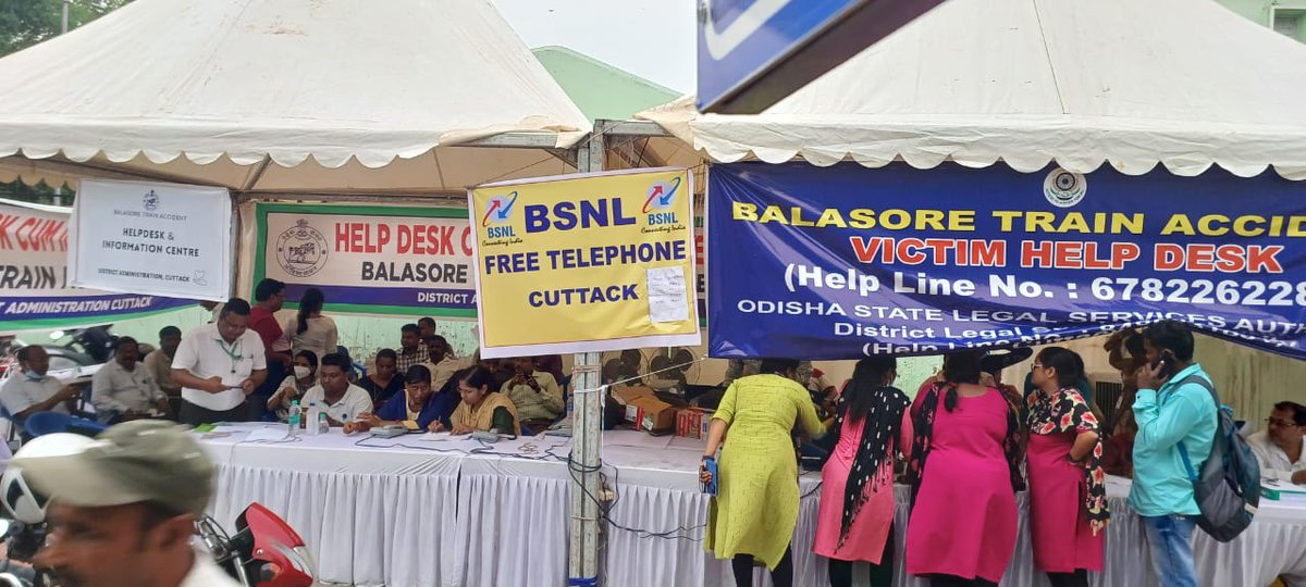 BsnlUnionMh's tweet photo. आपदा है तो BSNLचाहीये।
राष्ट्रीय सुरक्षा है तो BSNLचाहीये।
प्राकृतिक आपदा है तो BSNLचाहीये।
सामाजिक दायित्व है तो BSNLचाहीये।
मगर बाजार में दूरसंचार सेवा देनी है तो JIO,AIRTEL &amp; VODA चाहीये।

BSNLसे भेदभाव क्यो? 
पुच्छता है देश सारा,कब आयेगा 4G हमारा?
@AshwiniVaishnaw
@DoT_India https://t.co/VwVWEsemux