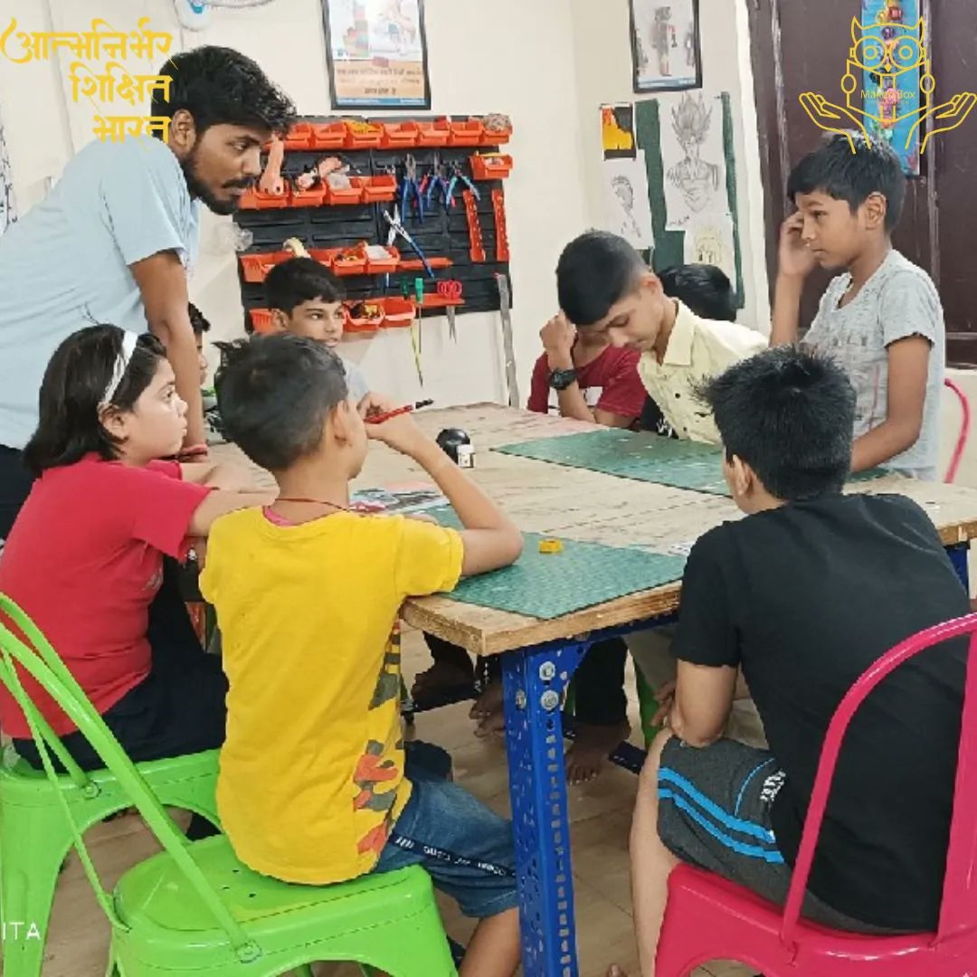 🌟✨ Students & mentors were engaged in meaningful discussions, tackling daily life challenges and uncovering opportunities for #growth. Together, they develop #criticalthinking, #problemsolving & #collaboration skills. They are the #leadersoftomorrow, ready to make a difference!