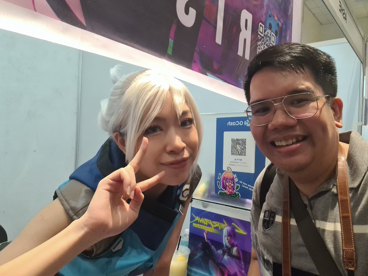 Also met Malaysia's Jett <a href="/Ellemonadeee/">Elle ✨</a>