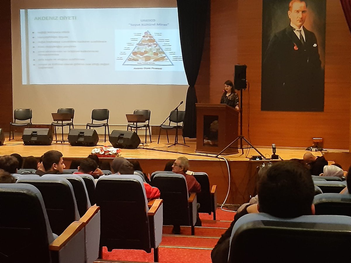 SGTMTAL's tweet photo. Amasya Üniversitesi Sağlık Bilimleri Fakültesi tarafından hazırlanan 6 Haziran Dünya Diyetisyenler Günü sebebiyle düzenlenen sağlıklı beslenme konulu programa okulumuz öğretmen ve öğrencileri katıldılar. Program için Fakülte yönetimine teşekkür ederiz.
#dunyadiyetisyenlergunu https://t.co/wxAXFmj5LQ