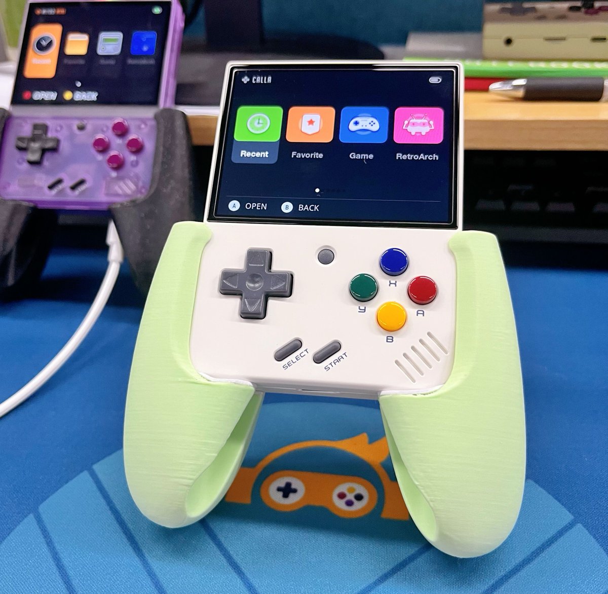 gogamegeek's tweet image. Kick off your summer in style with this new line of miyoo mini plus grip, will you like the green? 😍
gogamegeek.com
#gogamegeek #gamergirl #GamingLife #RETROGAMING #summer #gaming