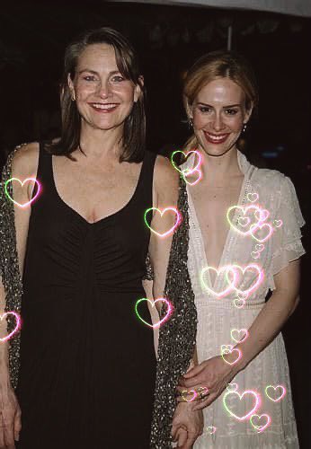 Do you remember? Sarah Paulson and Cherry Jones ❤️❤️❤️❤️

📱 I used sparkle neon, fairy/crush makeup and afterglow filter from AirBrushApp.

#AirBrushApp #SarahPaulson #NanPierce #CherryJones #Succession #Pride